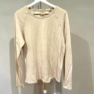 Long sleeve t shirt